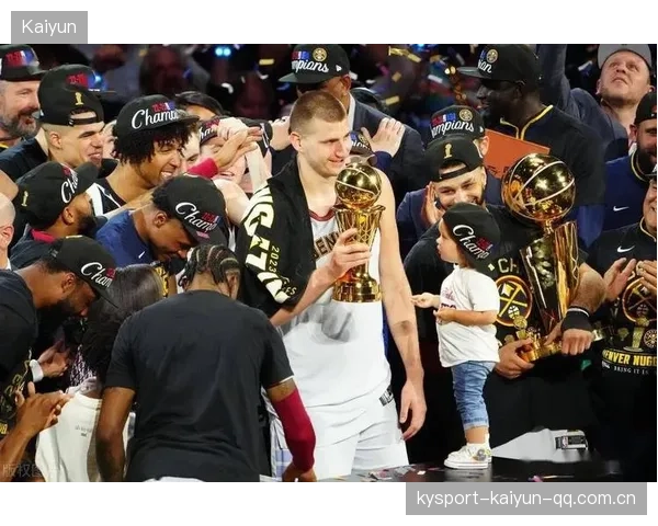 NBA掘金内线轻松吃饼得分